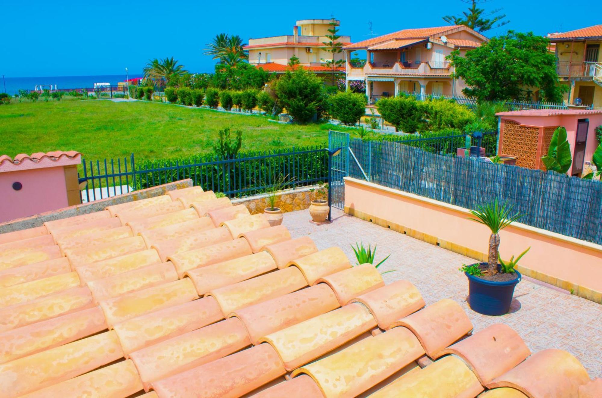 Costa Mediterranea Holiday Homes Campofelice Di Roccella Dış mekan fotoğraf