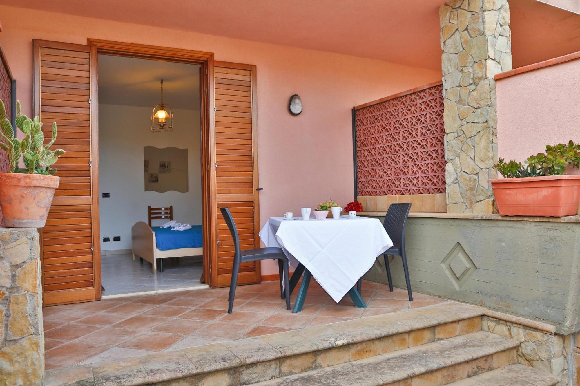 Costa Mediterranea Holiday Homes Campofelice Di Roccella Oda fotoğraf
