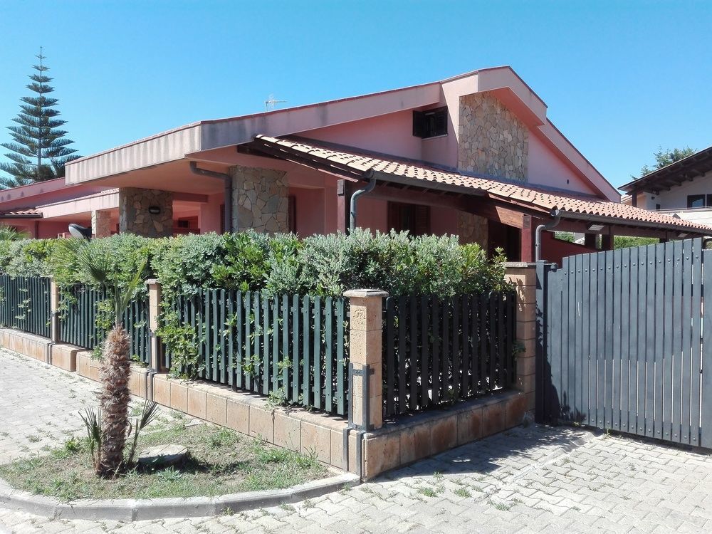 Costa Mediterranea Holiday Homes Campofelice Di Roccella Dış mekan fotoğraf